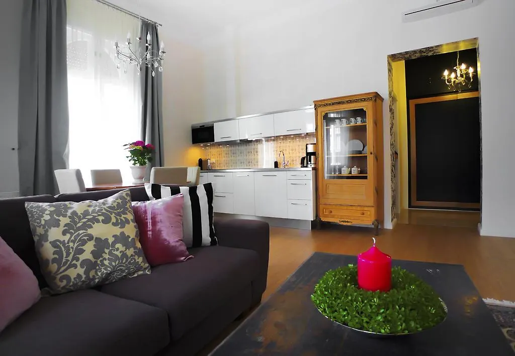Golden Stars Budapest Apartments